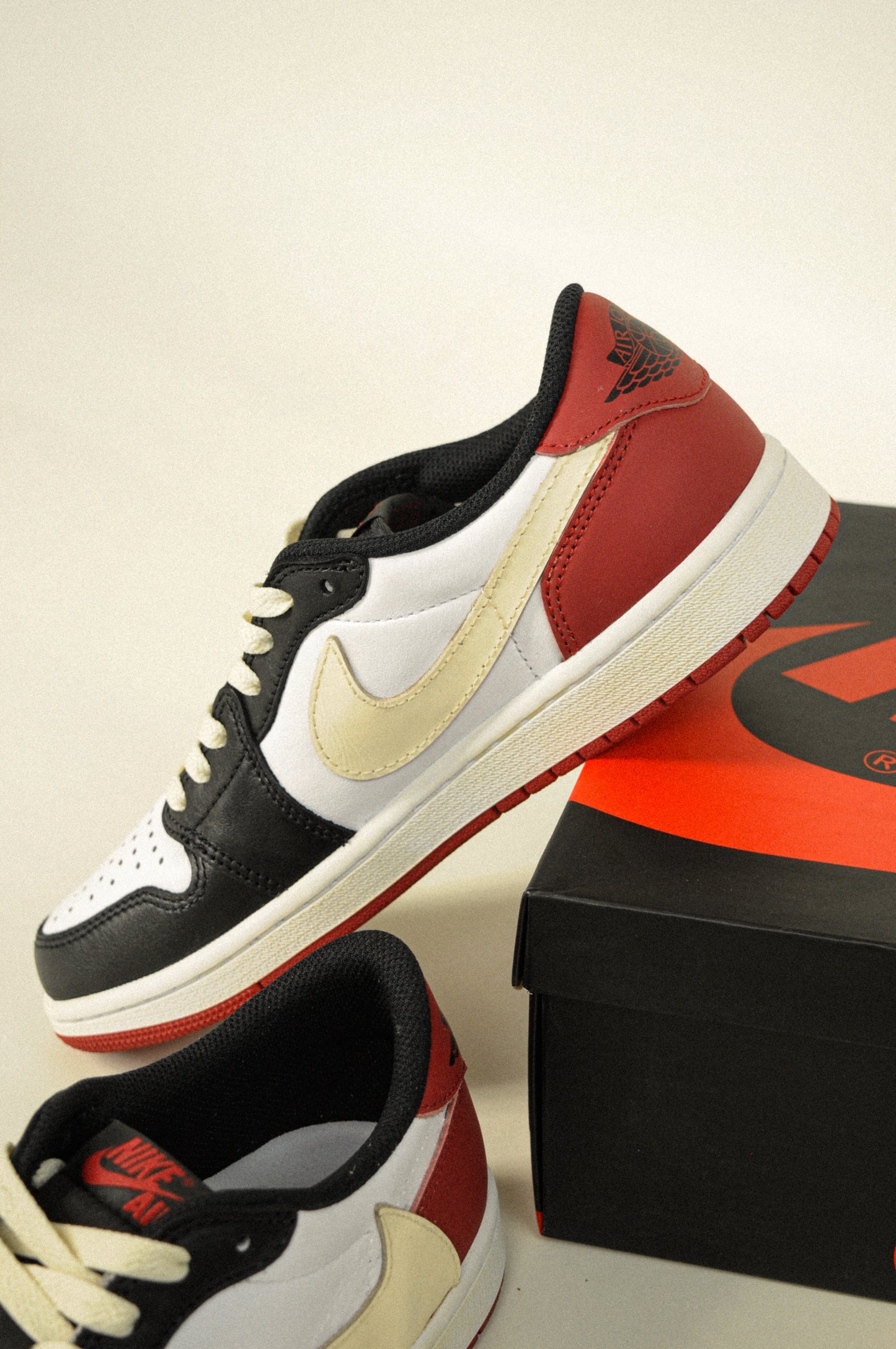 Jay 1s Reverse Swoosh Black Toe Low