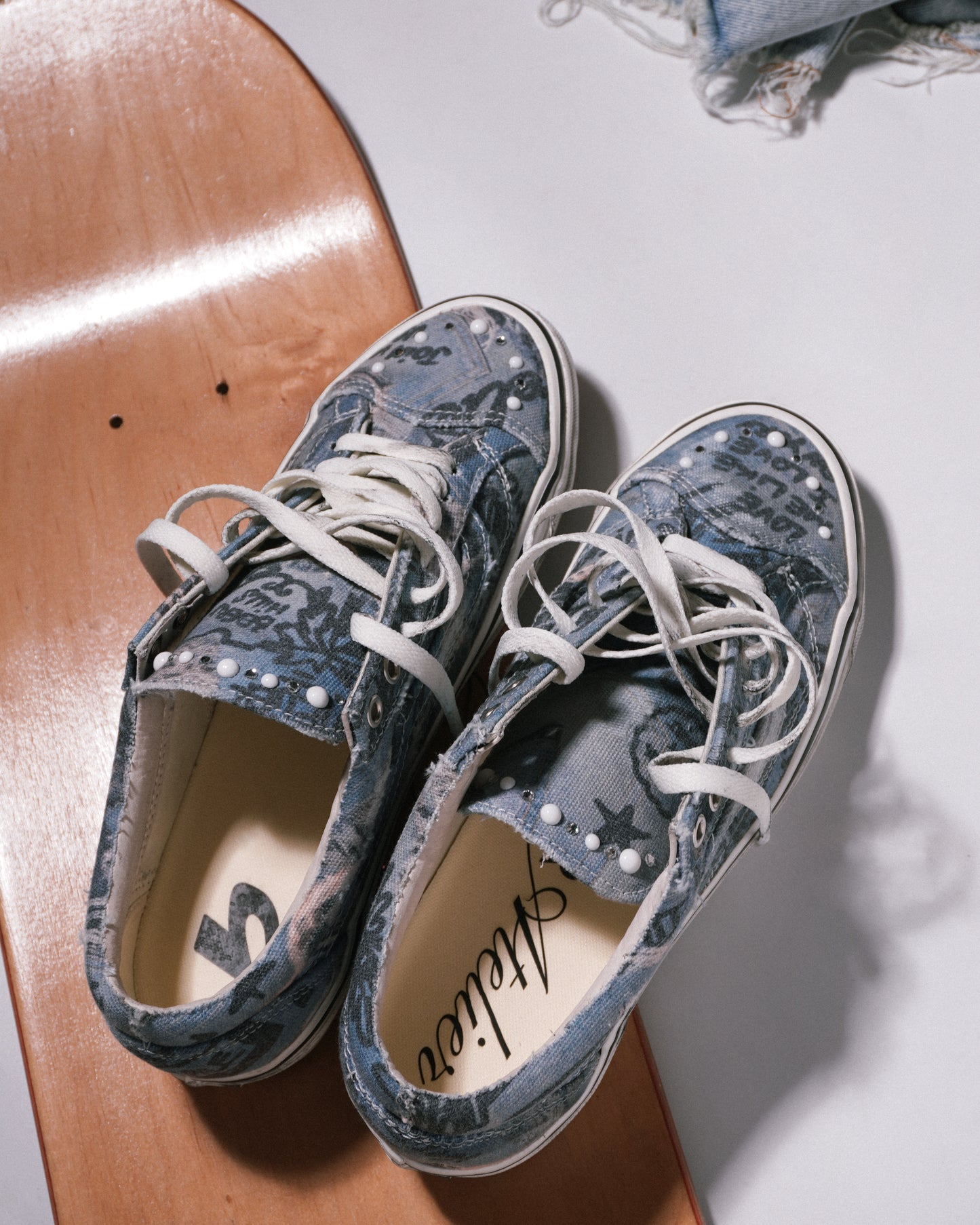 Shuttle " HOLLYWOOD SKETCH " Customized Edition - Whenever Atelier × Bigassteam