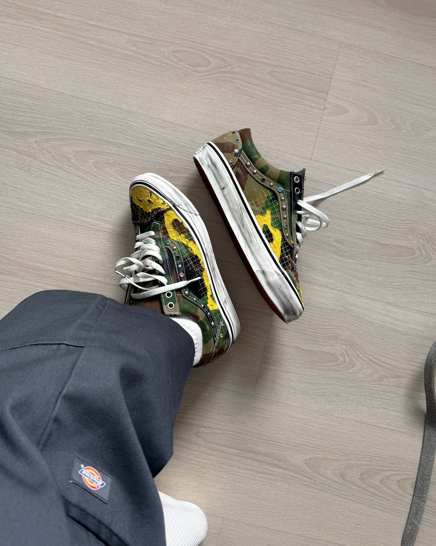 SHUTTLE “GRID DAMAGE” custom by BIGASSTEAM