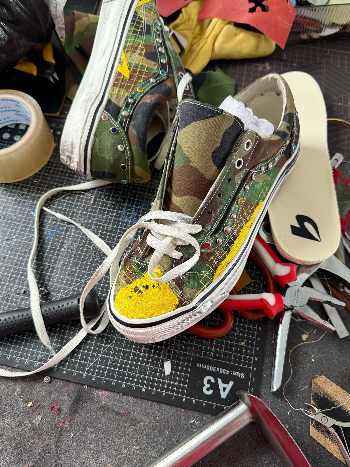 SHUTTLE “GRID DAMAGE” custom by BIGASSTEAM