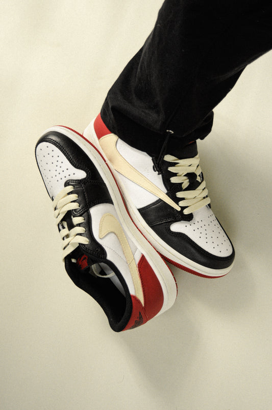 Jay 1s Reverse Swoosh Black Toe Low