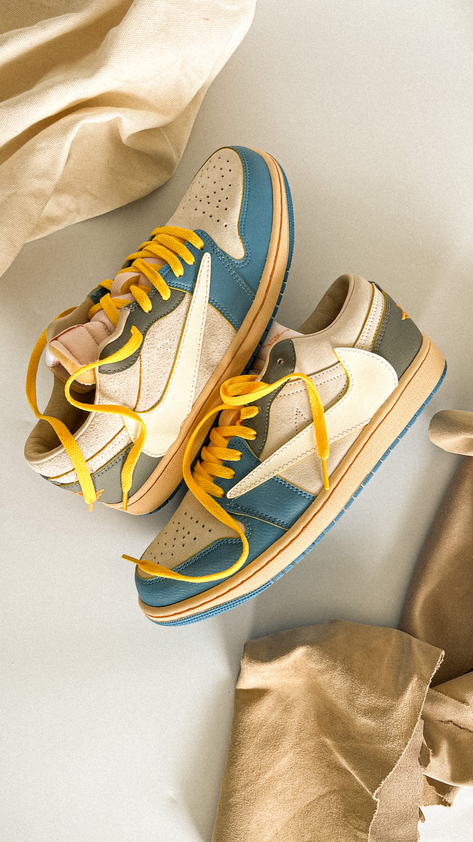 Reverse nike logo shoes Clearance